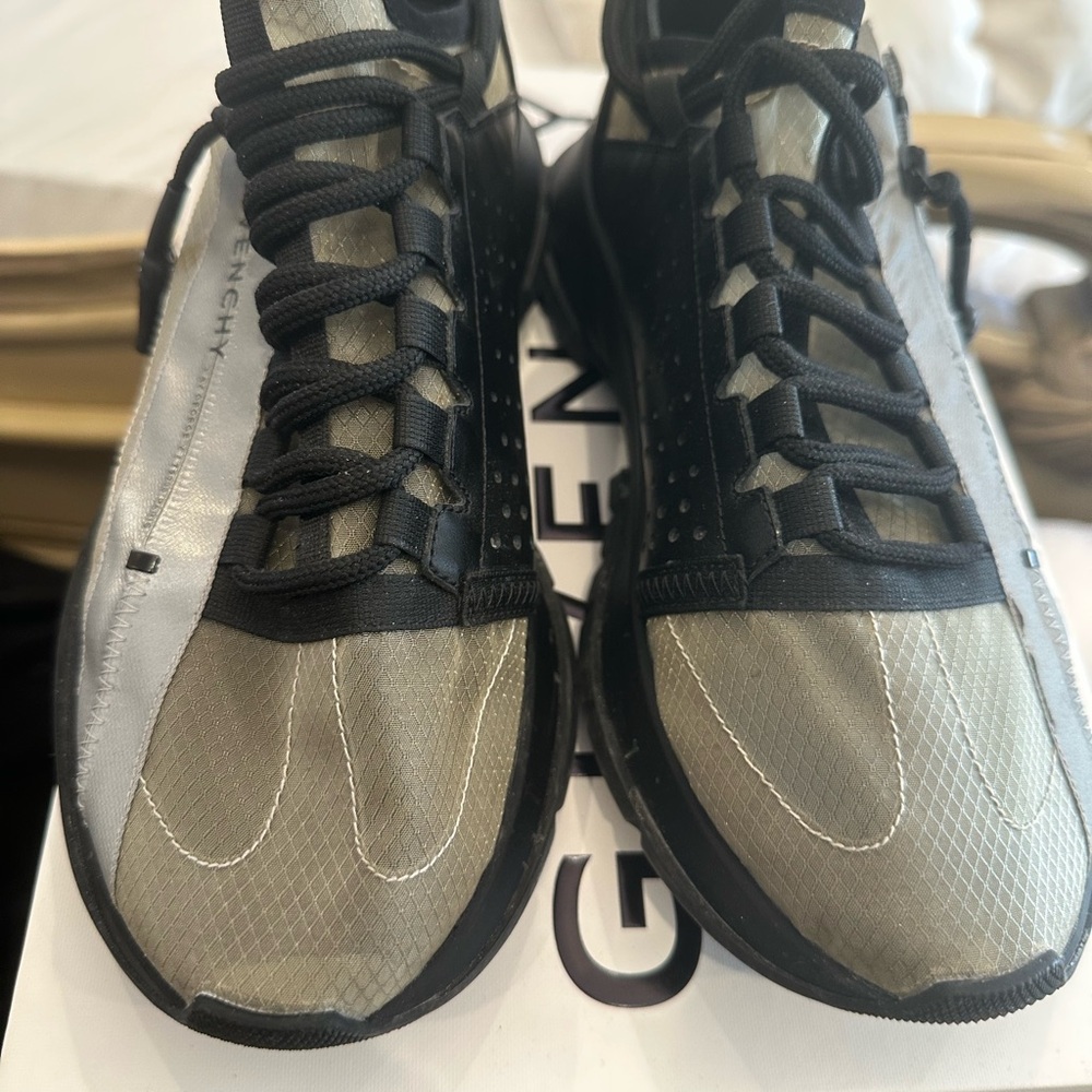 Givenchy Men's Black and Gray Sneakers
